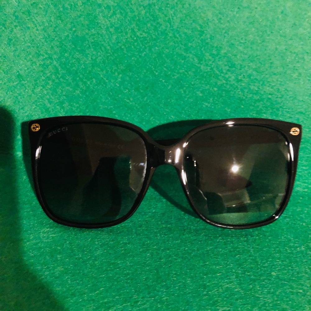 NEW GUCCI SUNGLASSES🐝